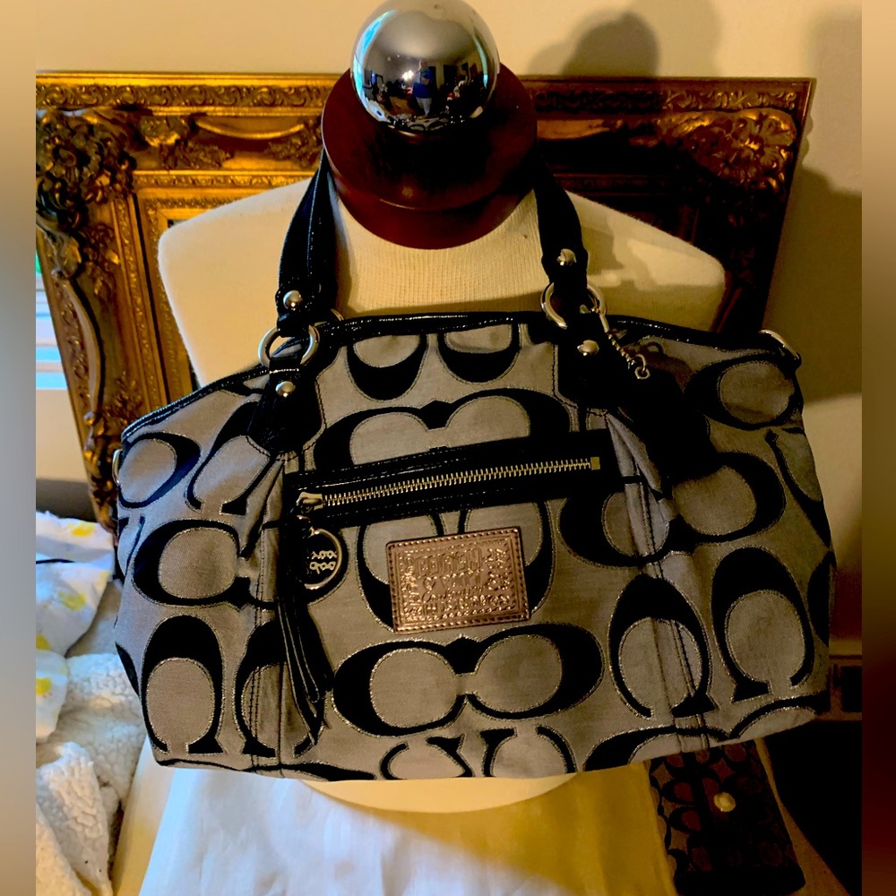 Coach Poppy Tote WITH Wallet Black and Silver C’s